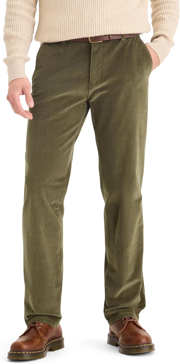 Men's Straight Fit Ultimate Chino with Smart 360  (Regular and Big & Tall)